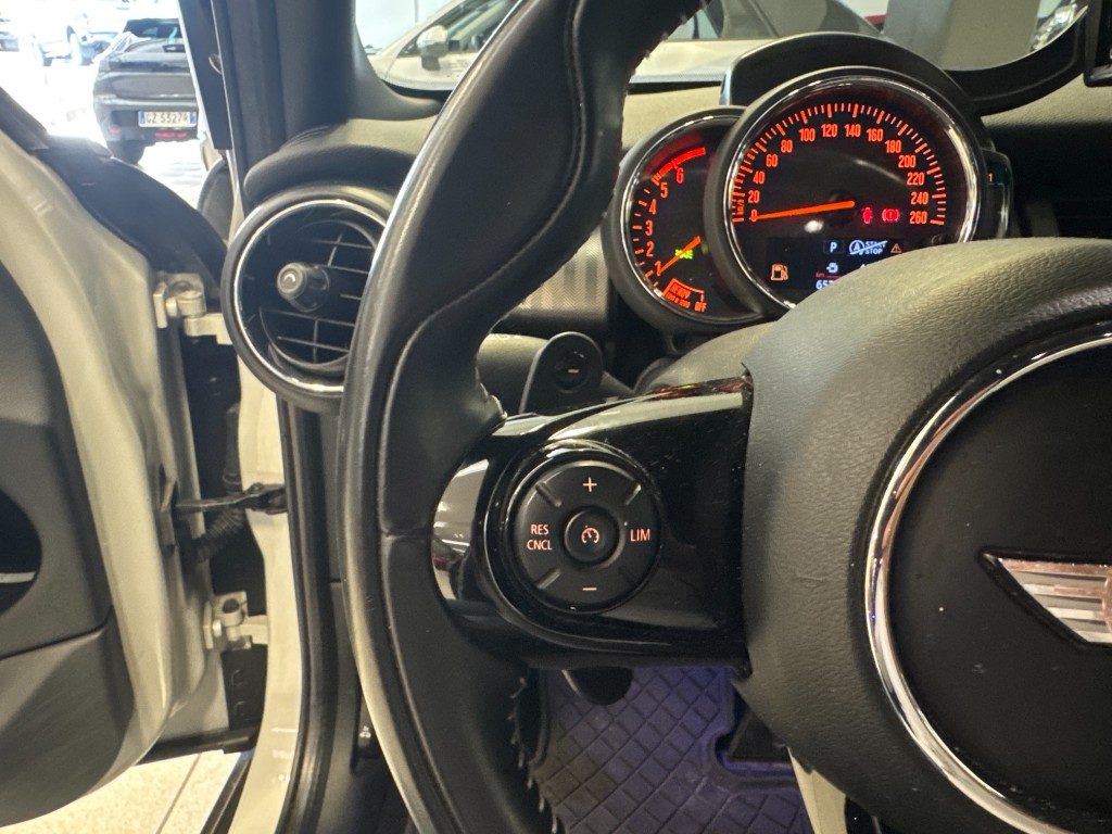 MINI Cooper SD 2.0 Automatica HYPE 5 porte--SERVICE MINI! - 16