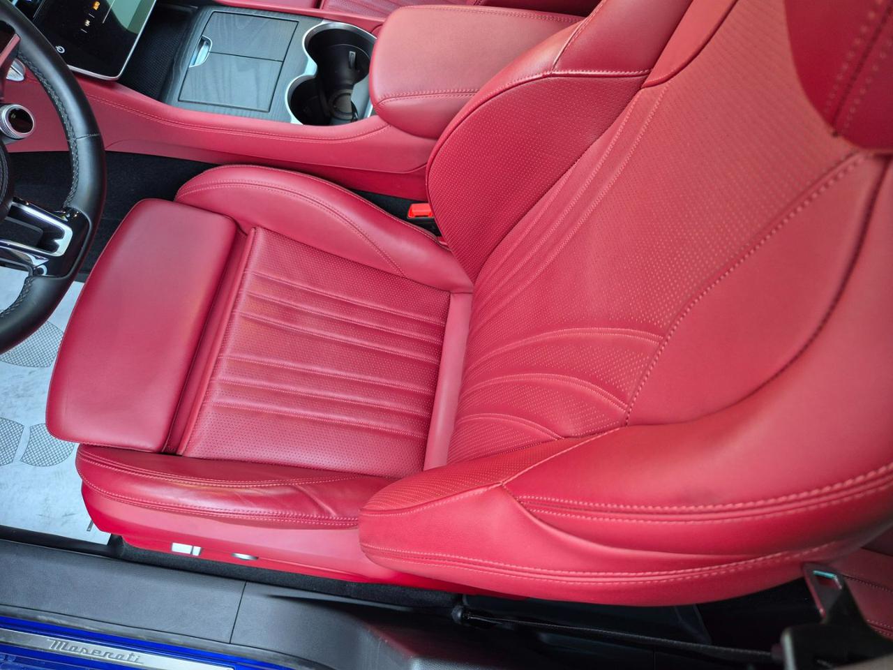 MASERATI Grecale MHEV 300 CV AWD GT - 11