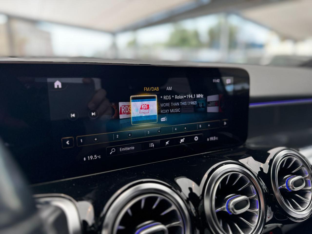 MERCEDES-BENZ GLB 200 d Premium AMG (Auto/Led64/Pelle/Led) - 29