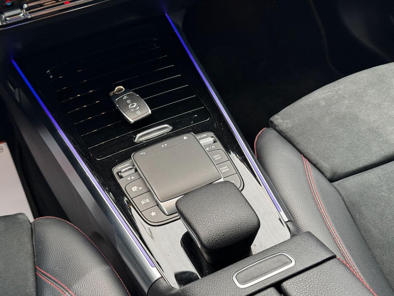 MERCEDES-BENZ GLB 200 d Premium AMG (Auto/Led64/Pelle/Led) - 20