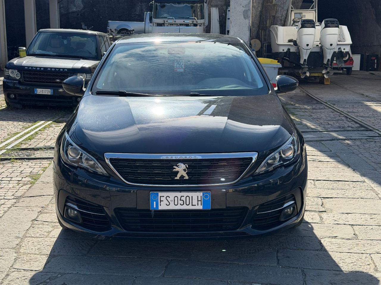 PEUGEOT 308 BlueHDi 130 S&S SW Allure - 4