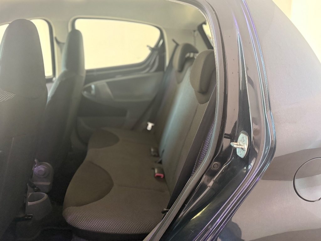 TOYOTA Aygo 1.0 12V VVT-i .5 porte - 6