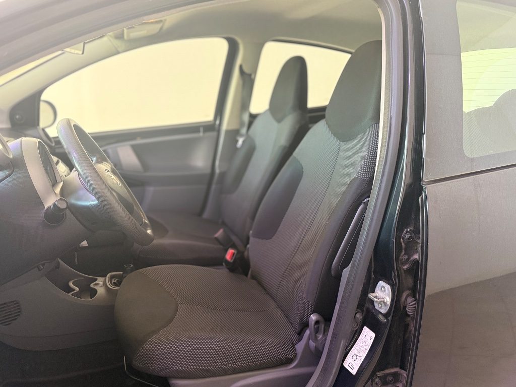 TOYOTA Aygo 1.0 12V VVT-i .5 porte - 5