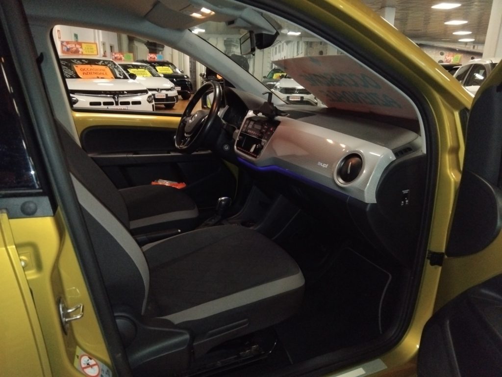 VOLKSWAGEN e-up! 82 CV - 8