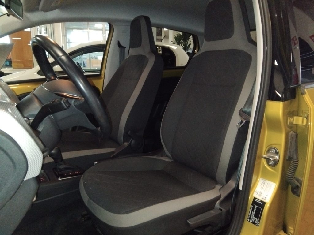 VOLKSWAGEN e-up! 82 CV - 11