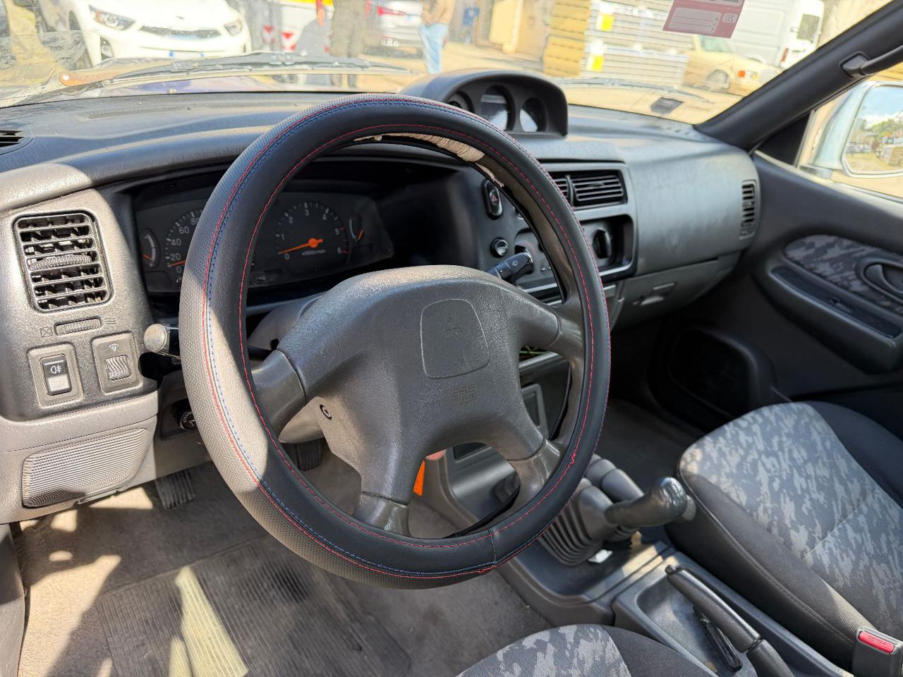 MITSUBISHI L200 2.5 TDI 4WD Double Cab Pup. GLS Air - 28