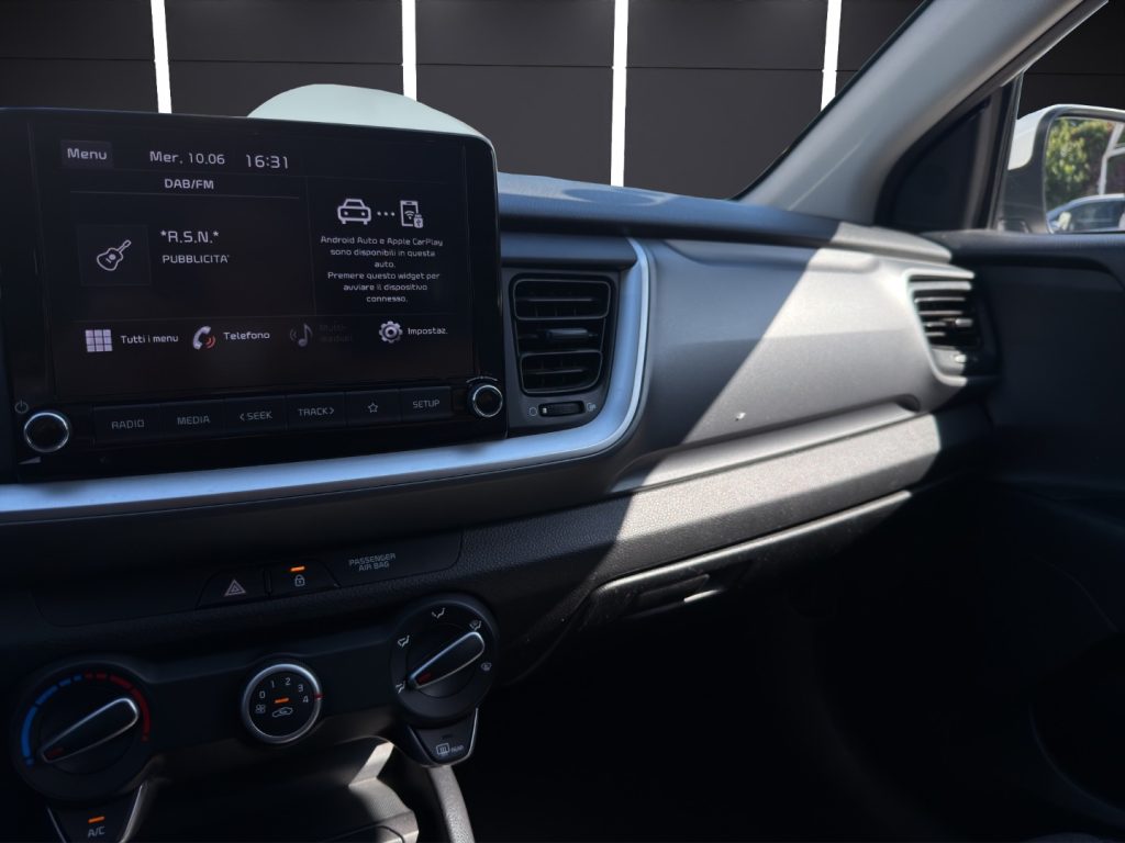 KIA Stonic 1.2 DPI ECO GPL Urban - 16
