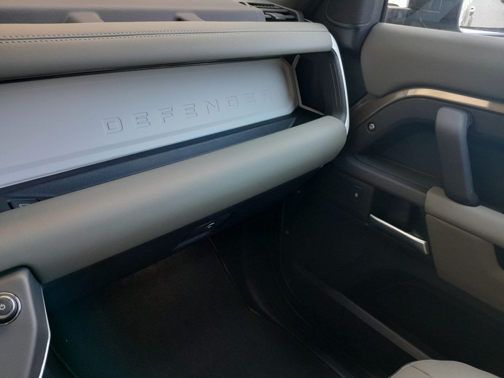 LAND ROVER Defender D200 AWD Auto 110 S IVA ESPOSTA - 12