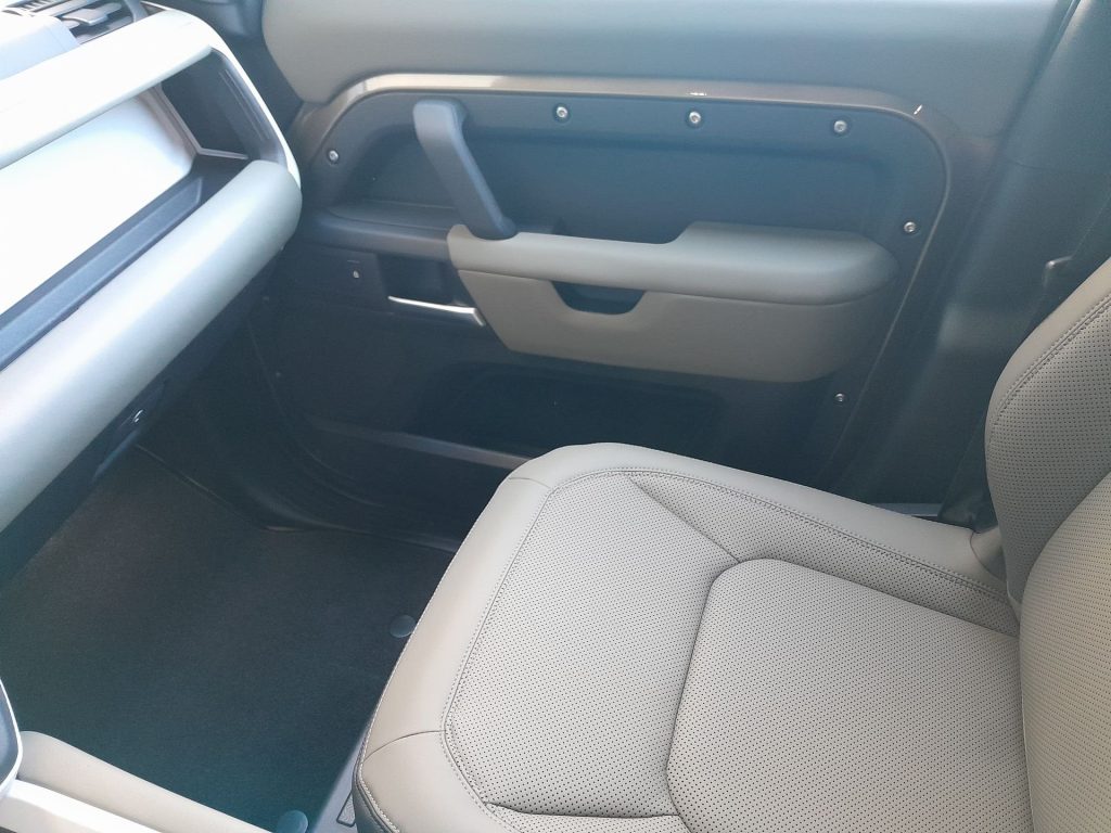 LAND ROVER Defender D200 AWD Auto 110 S IVA ESPOSTA - 13