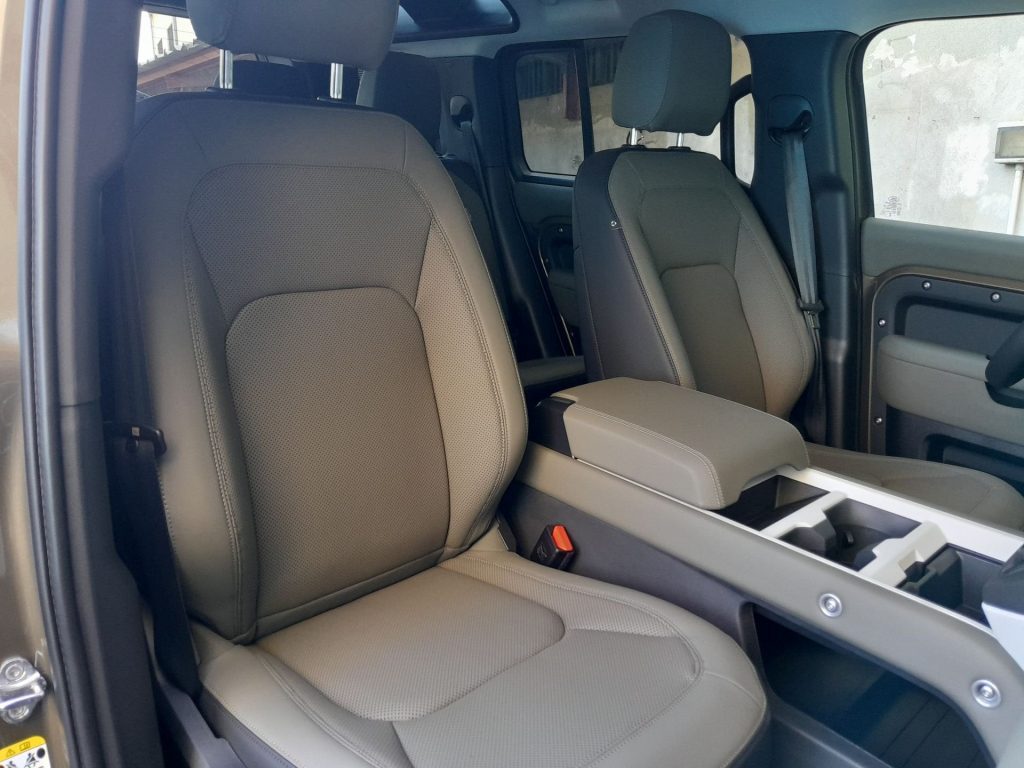 LAND ROVER Defender D200 AWD Auto 110 S IVA ESPOSTA - 17