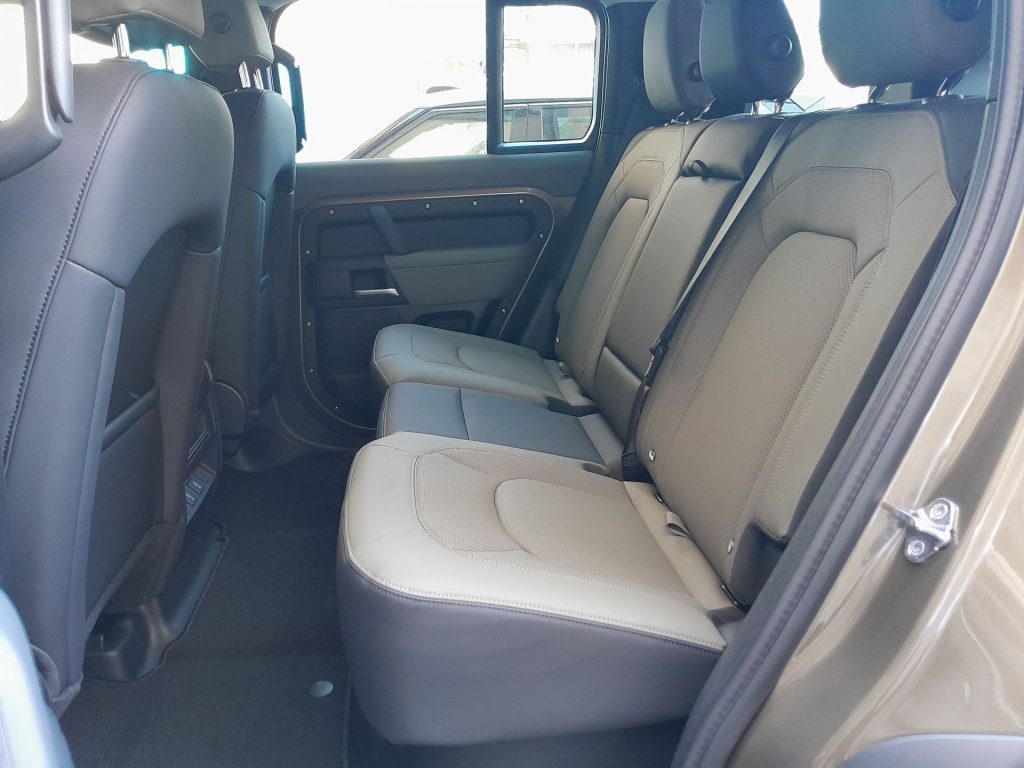 LAND ROVER Defender D200 AWD Auto 110 S IVA ESPOSTA - 21