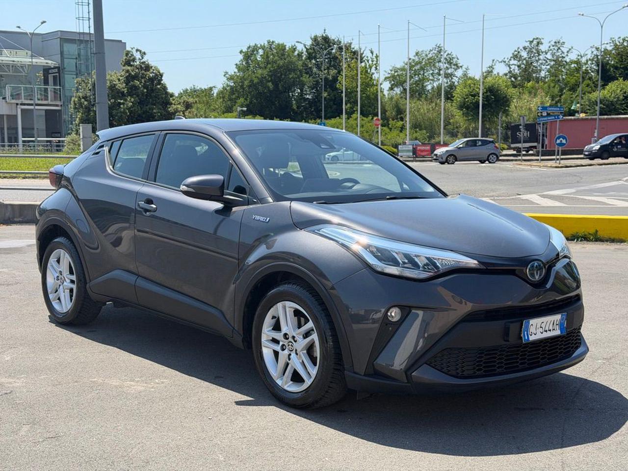 TOYOTA C-HR 1.8 Hybrid E-CVT Business - 2