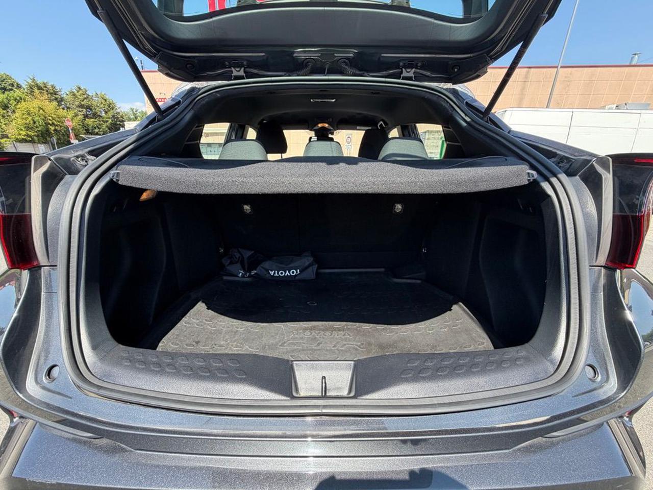 TOYOTA C-HR 1.8 Hybrid E-CVT Business - 11