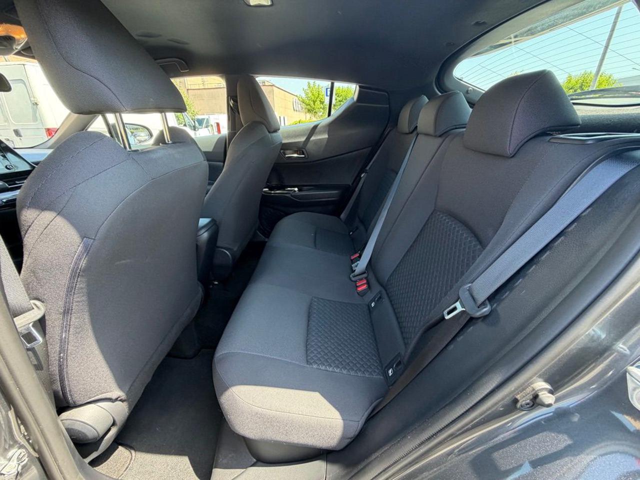 TOYOTA C-HR 1.8 Hybrid E-CVT Business - 12