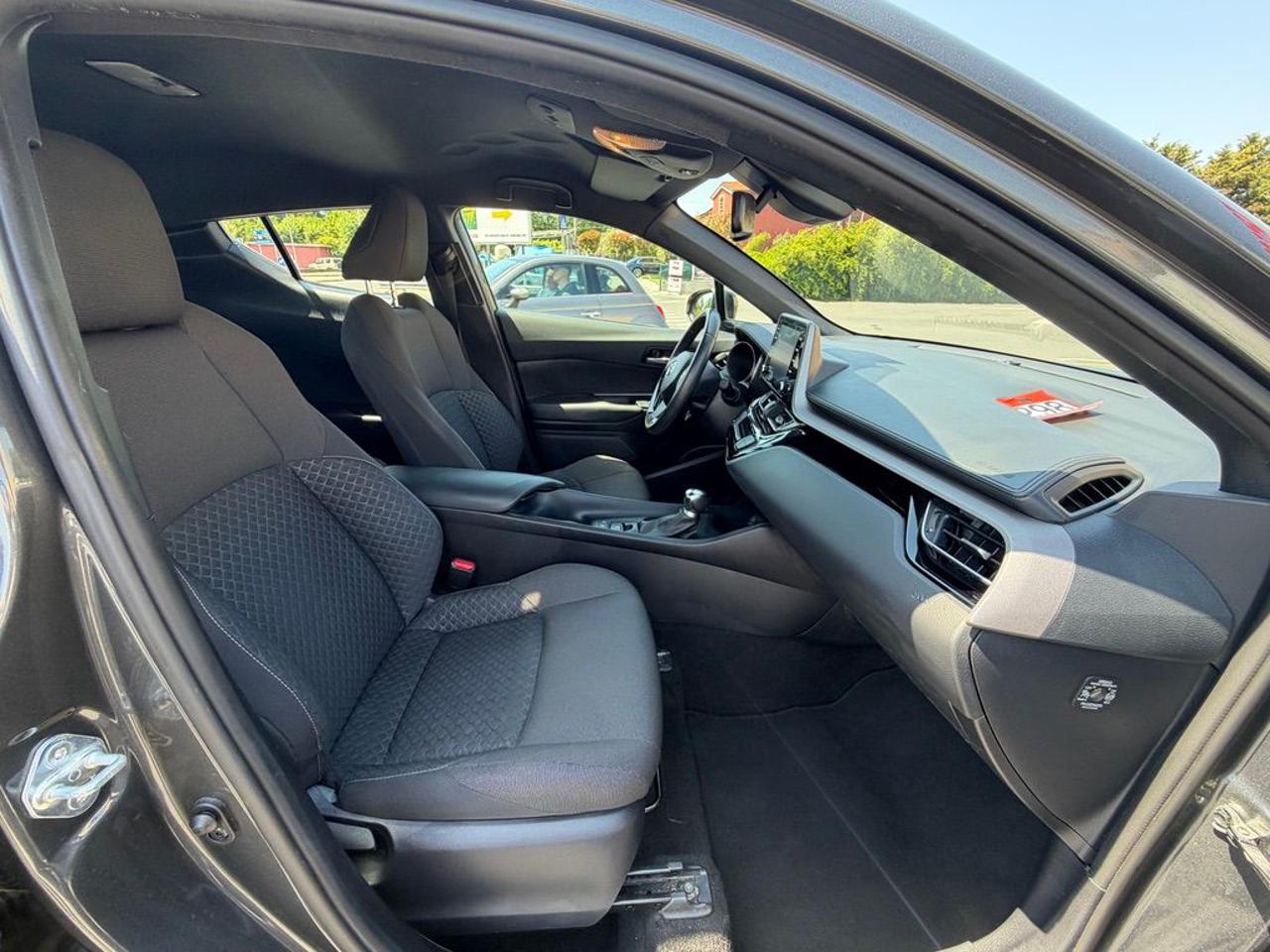 TOYOTA C-HR 1.8 Hybrid E-CVT Business - 9