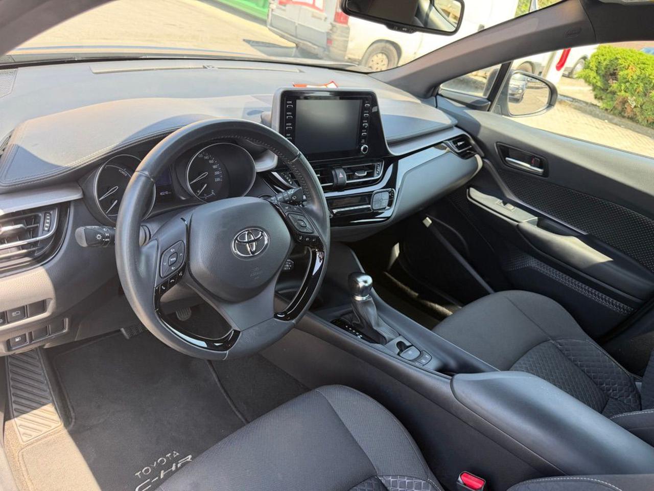 TOYOTA C-HR 1.8 Hybrid E-CVT Business - 14