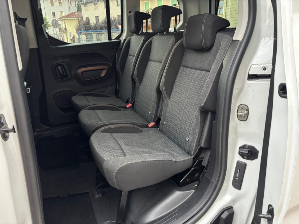 PEUGEOT Rifter BlueHDi 130cv GT - 10