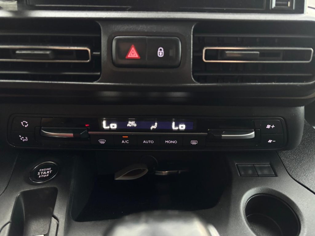 PEUGEOT Rifter BlueHDi 130cv GT - 12