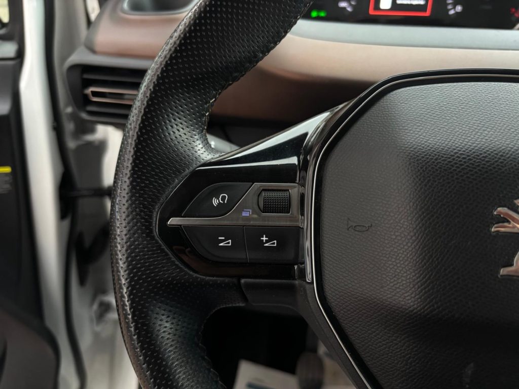 PEUGEOT Rifter BlueHDi 130cv GT - 18