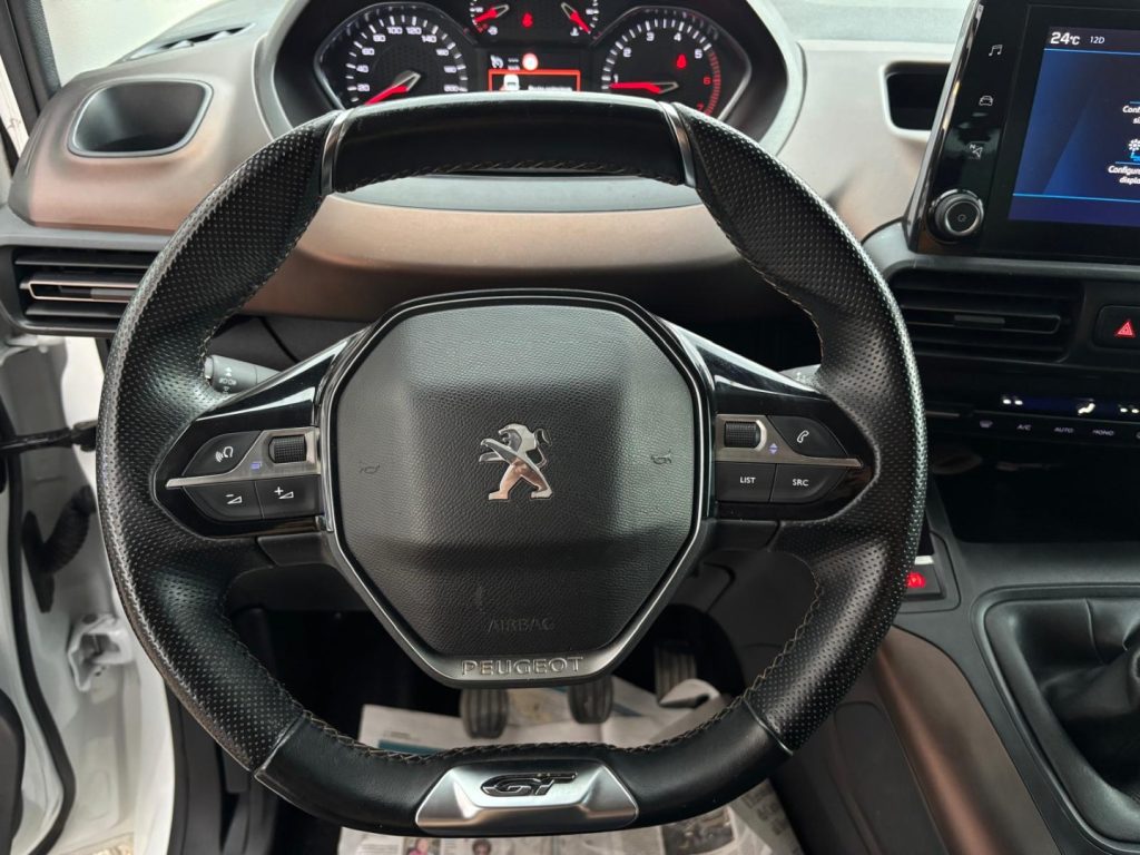 PEUGEOT Rifter BlueHDi 130cv GT - 19