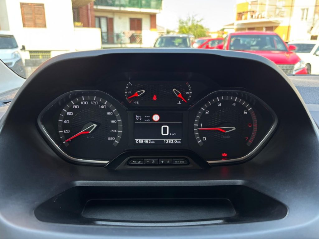 PEUGEOT Rifter BlueHDi 130cv GT - 12
