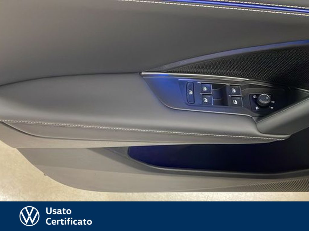 VOLKSWAGEN Tiguan 2.0 tdi r-line 150cv dsg - 19