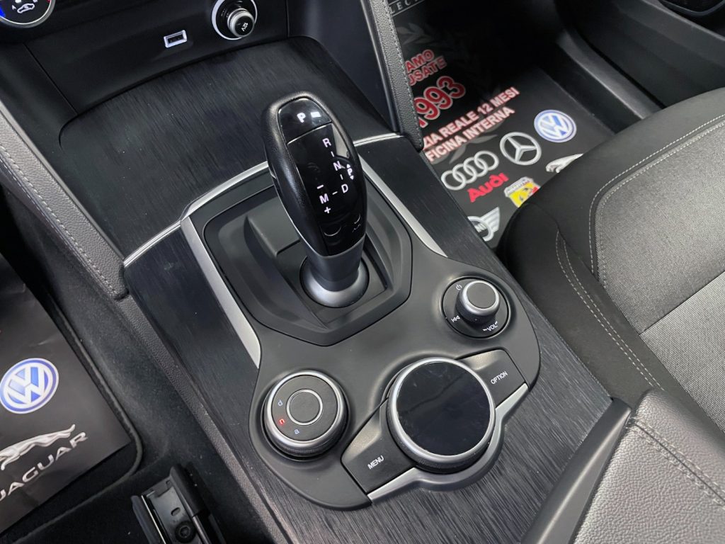 ALFA ROMEO Stelvio 2.2 TURBODIESEL EXECUTIVE Q4 190CV AUTO MY19 - 28