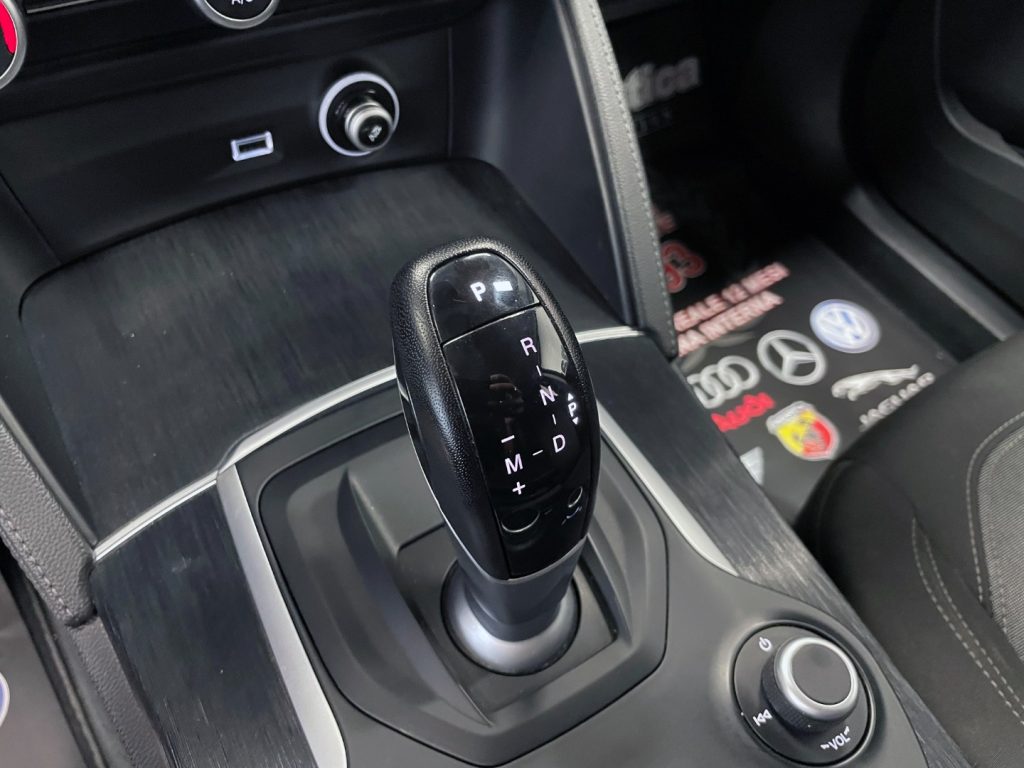 ALFA ROMEO Stelvio 2.2 TURBODIESEL EXECUTIVE Q4 190CV AUTO MY19 - 44