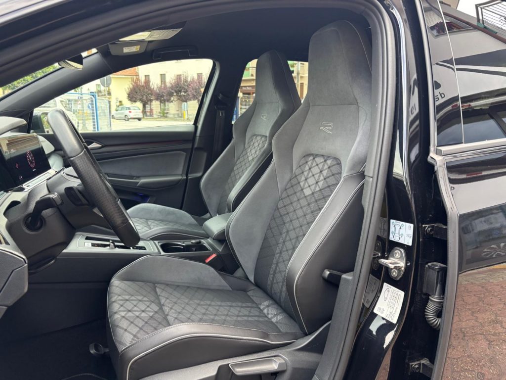 VOLKSWAGEN Golf 1.5 eTSI 130CV DSG R-Line *NAVI*RETROCAMERA*SEDILI - 11