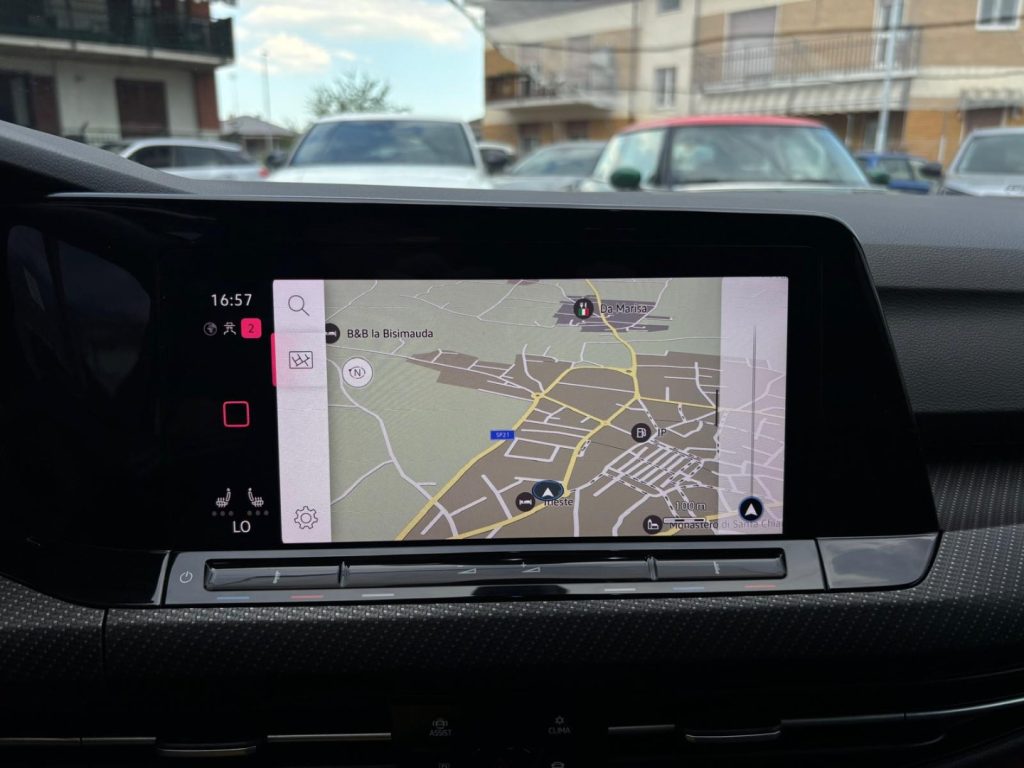 VOLKSWAGEN Golf 1.5 eTSI 130CV DSG R-Line *NAVI*RETROCAMERA*SEDILI - 21