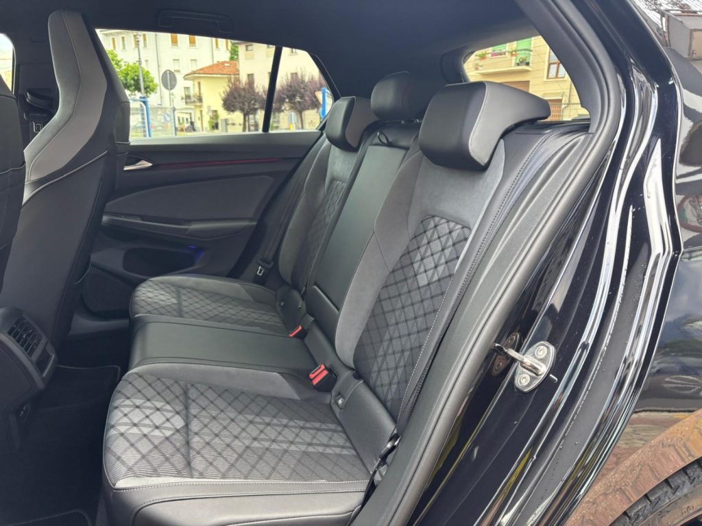 VOLKSWAGEN Golf 1.5 eTSI 130CV DSG R-Line *NAVI*RETROCAMERA*SEDILI - 12