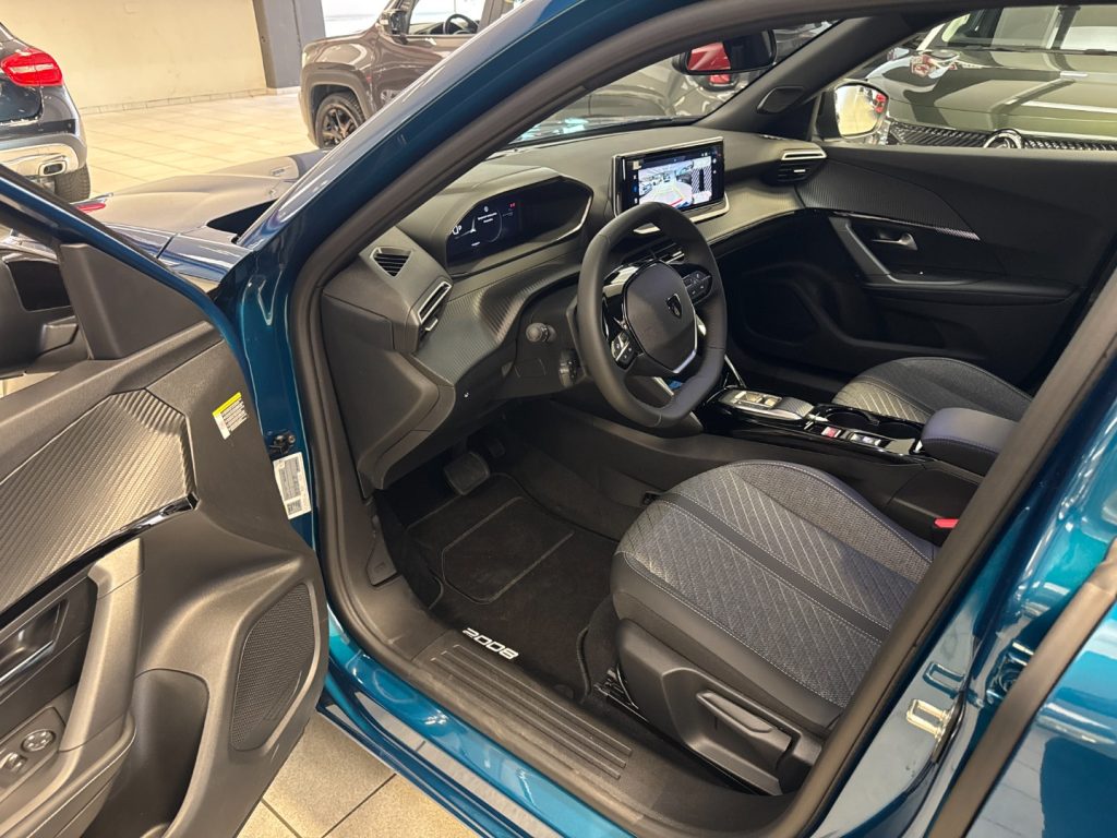 PEUGEOT 2008 Hybrid 110CV e-DCS6 Allure KM0+DRIVE+VISION+NAVI - 9