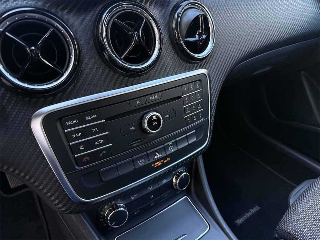 MERCEDES-BENZ GLA 180 d SPORT TELECAMERA NAVIGATORE SEDILI SPORTIVI - 16