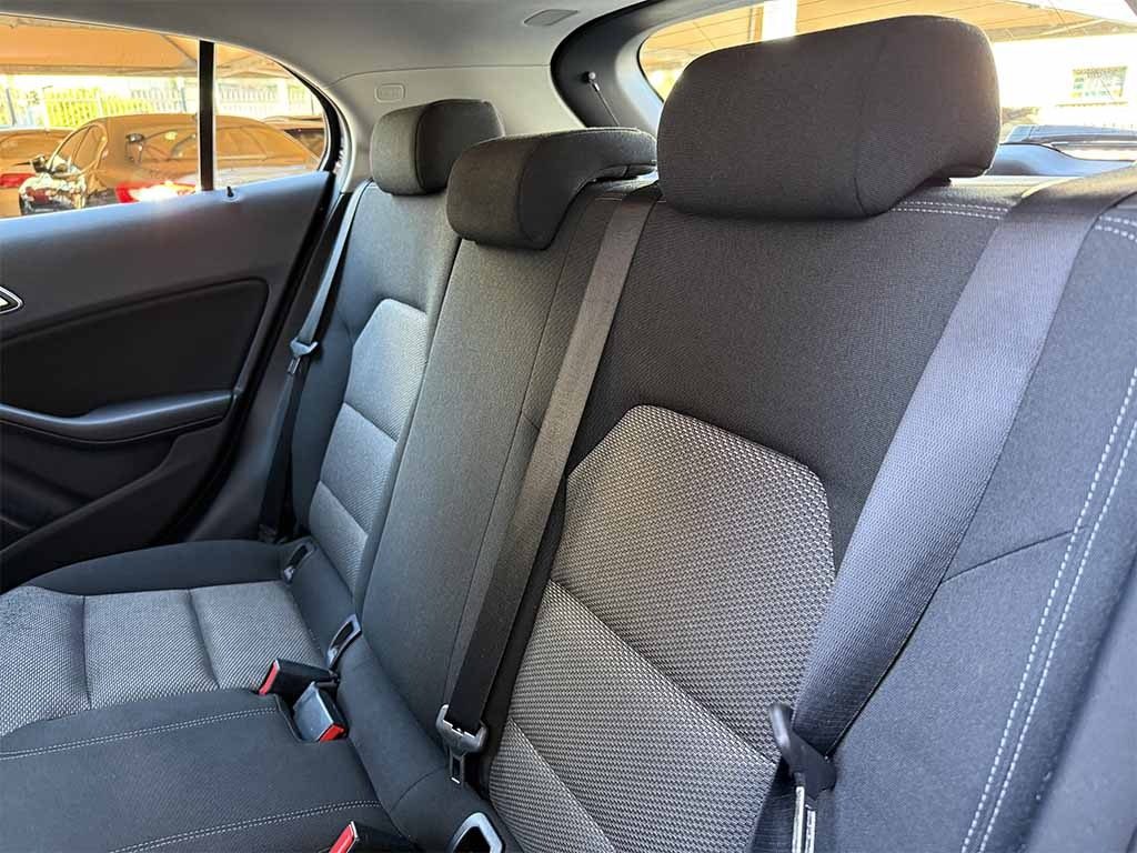 MERCEDES-BENZ GLA 180 d SPORT TELECAMERA NAVIGATORE SEDILI SPORTIVI - 25