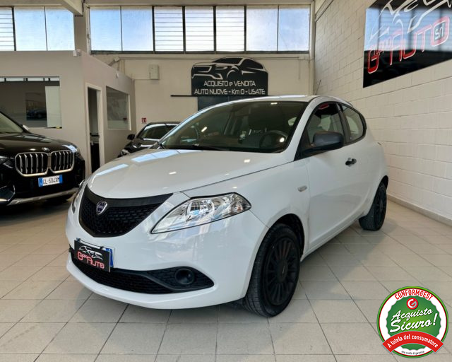 LANCIA Ypsilon Azzurro pastello