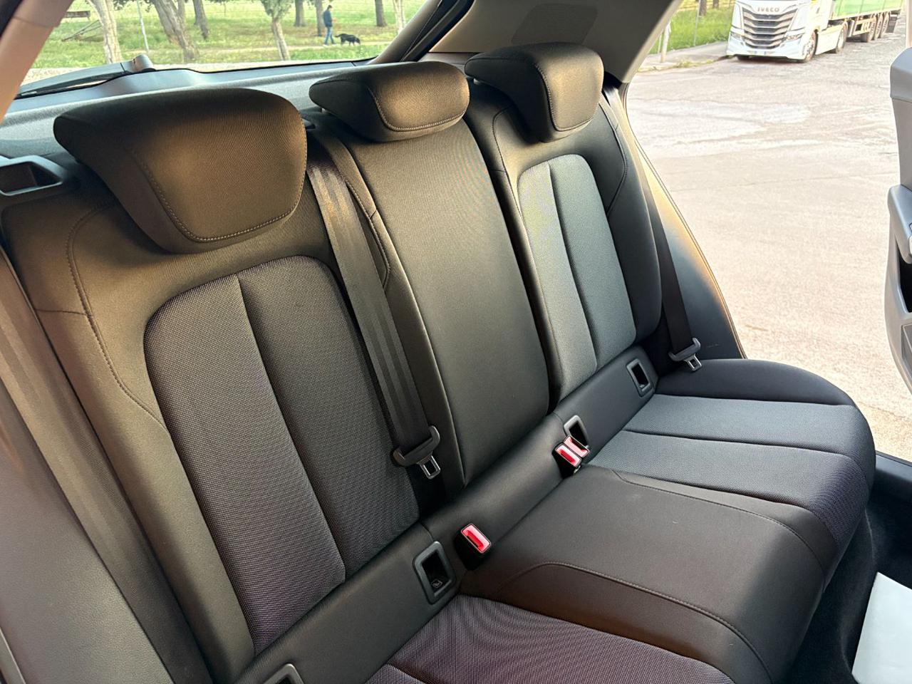 AUDI Q2 30 TDI Business CERCHI DA18 - 20