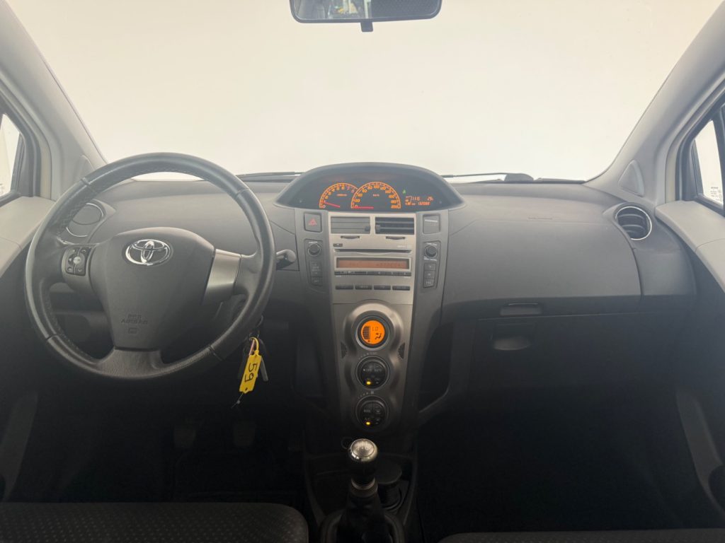 TOYOTA Yaris 1.0 5P LuXuRy Pack - 15