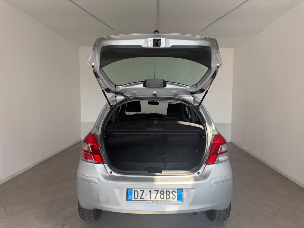 TOYOTA Yaris 1.0 5P LuXuRy Pack - 5