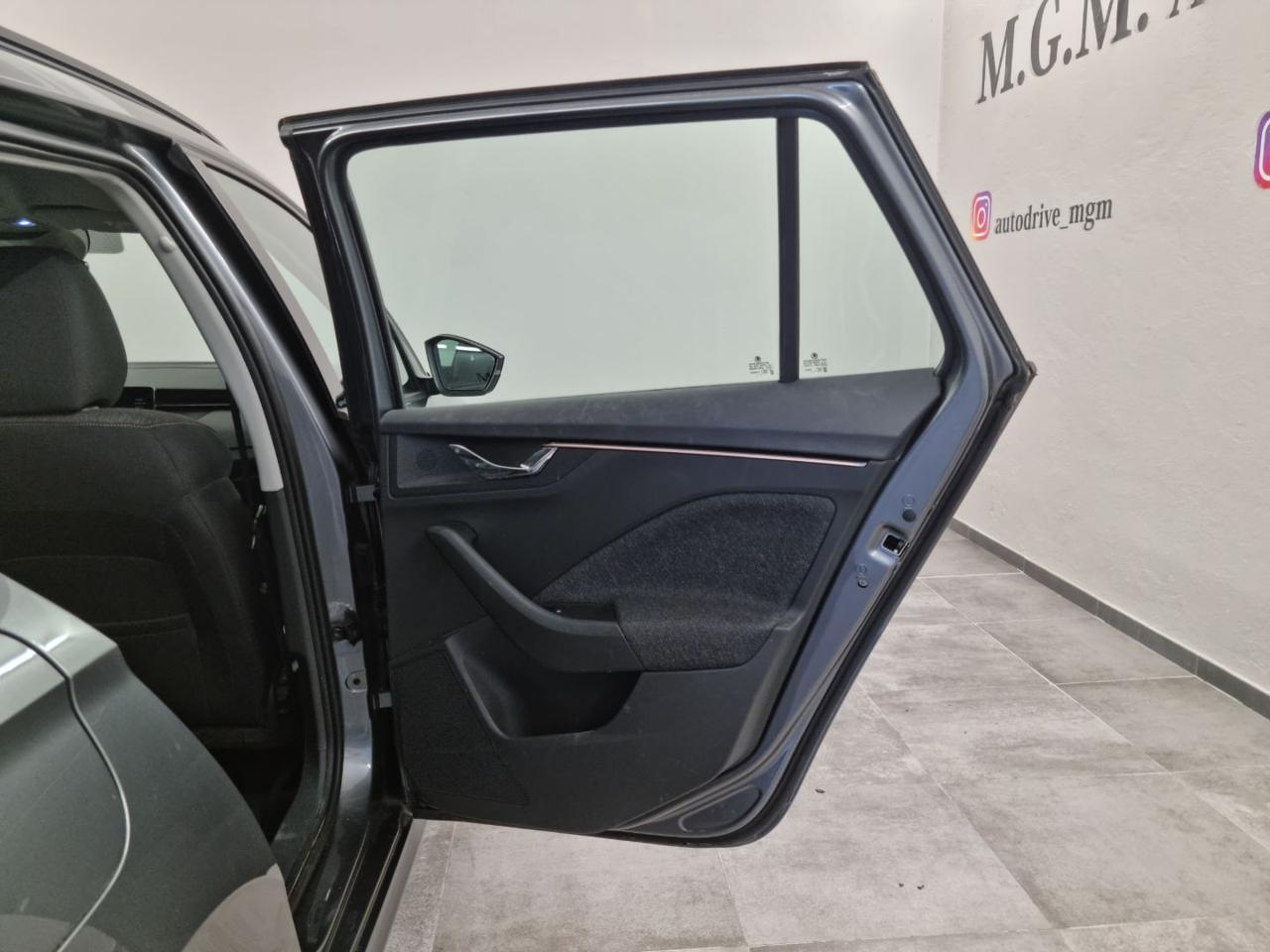 SKODA Kamiq 1.5 TSI ACT DSG Black Dots - 25
