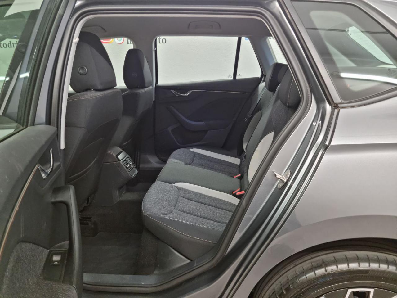 SKODA Kamiq 1.5 TSI ACT DSG Black Dots - 12