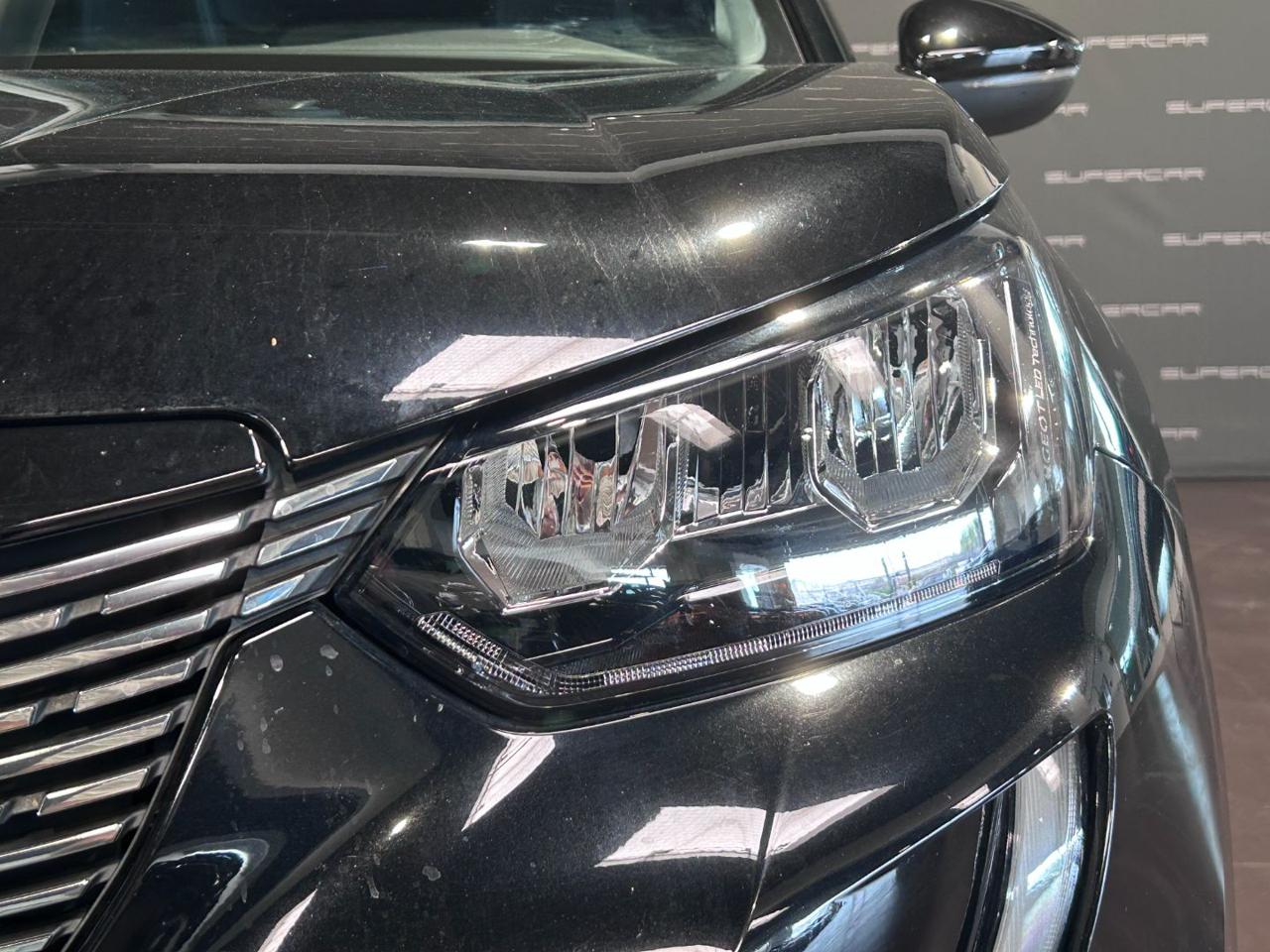 PEUGEOT 2008 BlueHDi 110 S&S Allure - 6