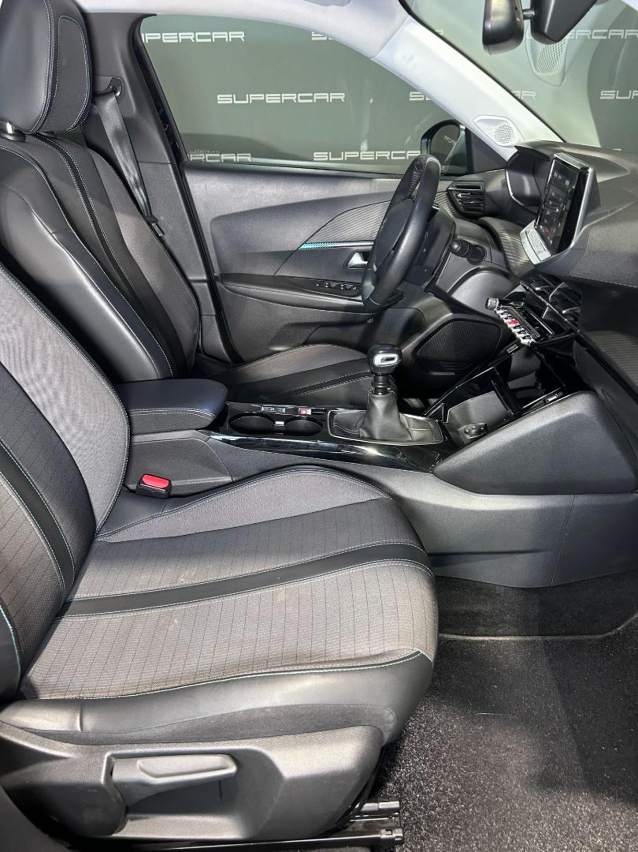 PEUGEOT 2008 BlueHDi 110 S&S Allure - 11