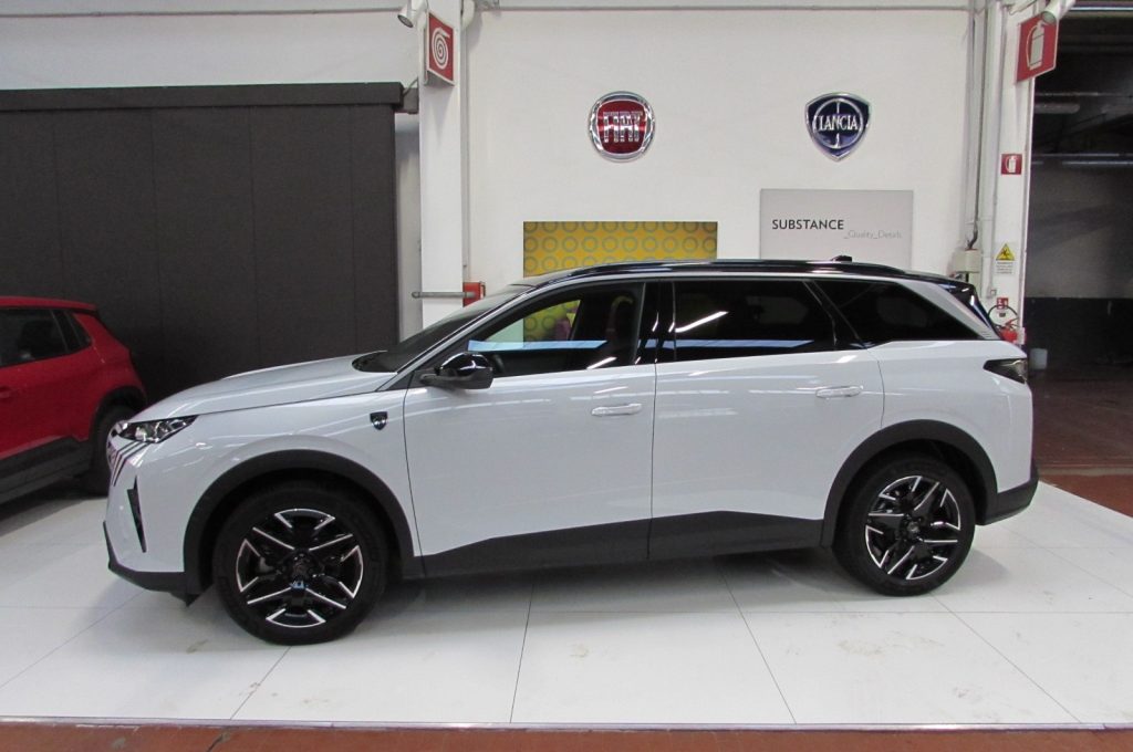 PEUGEOT 5008 Hybrid 136 e-DCS6 GT - 4