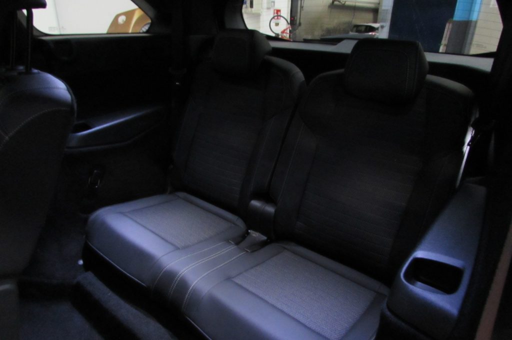 PEUGEOT 5008 Hybrid 136 e-DCS6 GT - 13