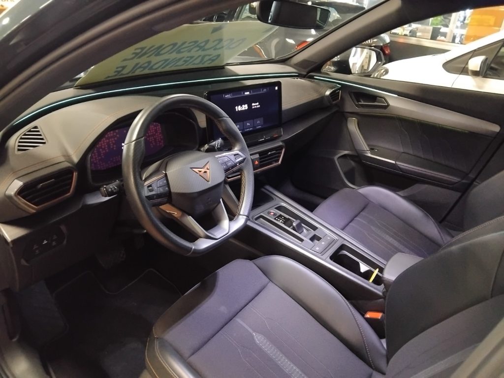 CUPRA Formentor 1.5 TSI DSG 19 VIDEO C/GRIMALDI SPECIAL DAY - 17