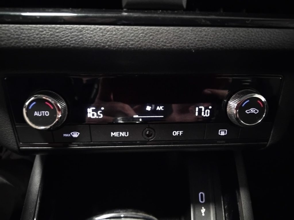 SKODA Scala 1.0 TSI DSG Ambit. LED VIDEO GRIMALDI SPECIAL DAY - 24