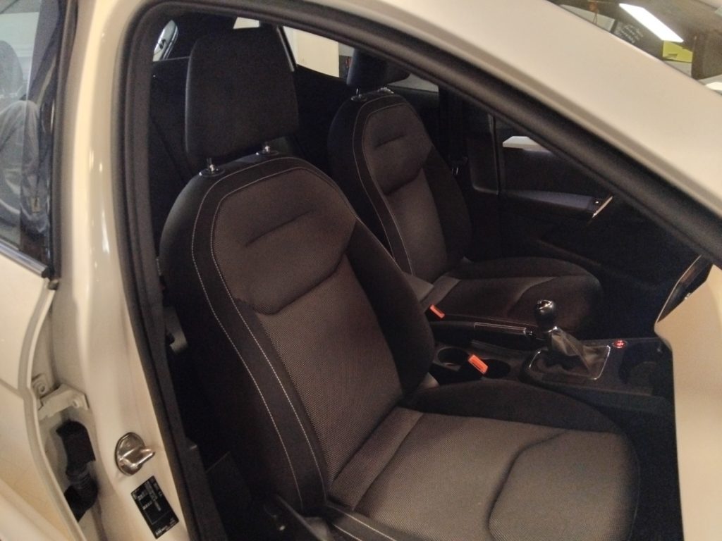 SEAT Ibiza 1.6 TDI 95 CV Xcell 16 LED GRIMALDI SPECIAL DAY - 13