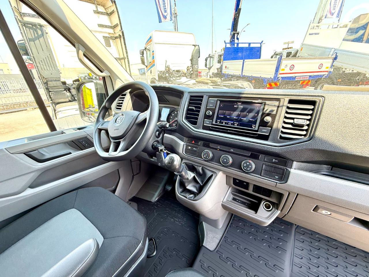 VOLKSWAGEN CRAFTER  2.0 TDI - 10