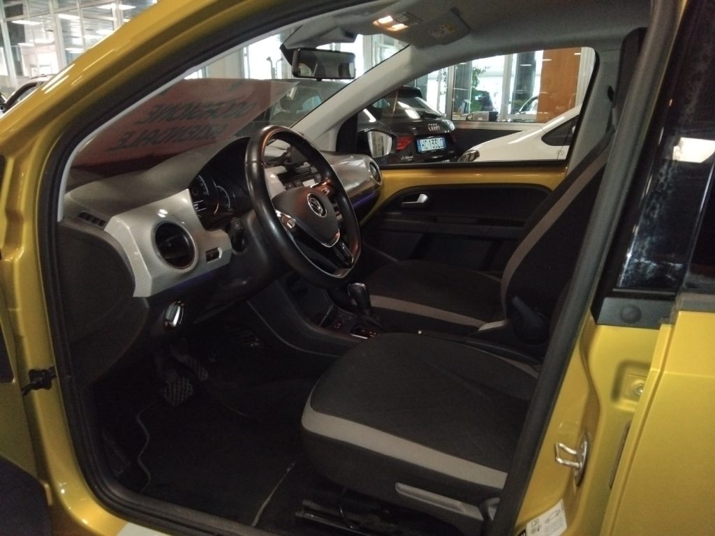 VOLKSWAGEN up! E-UP! 82 CV - 10