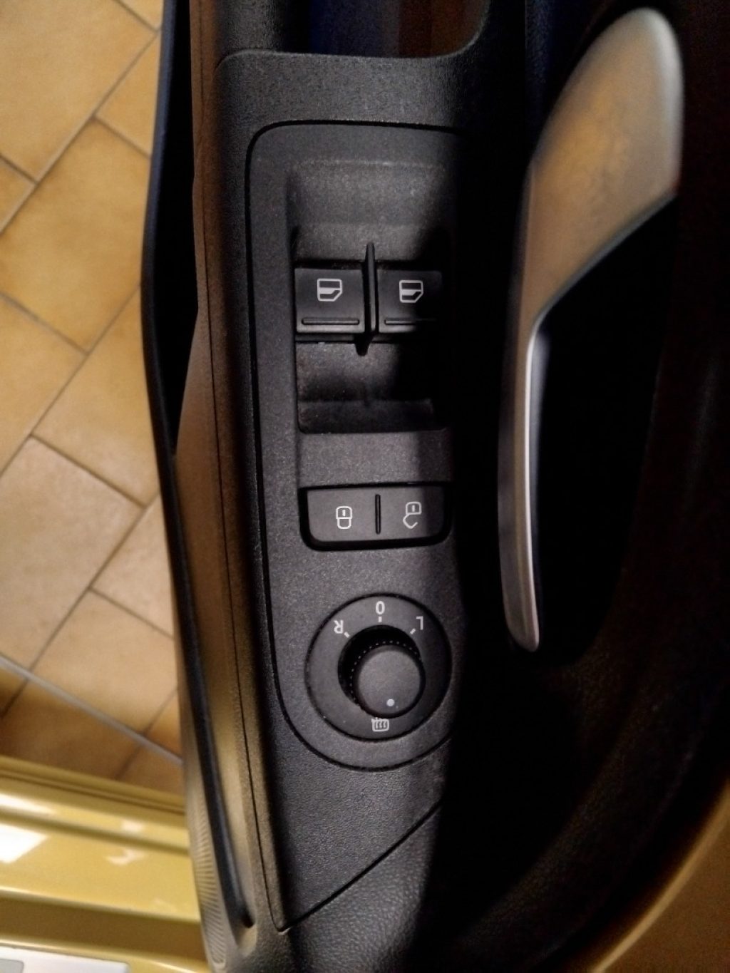 VOLKSWAGEN up! E-UP! 82 CV - 12
